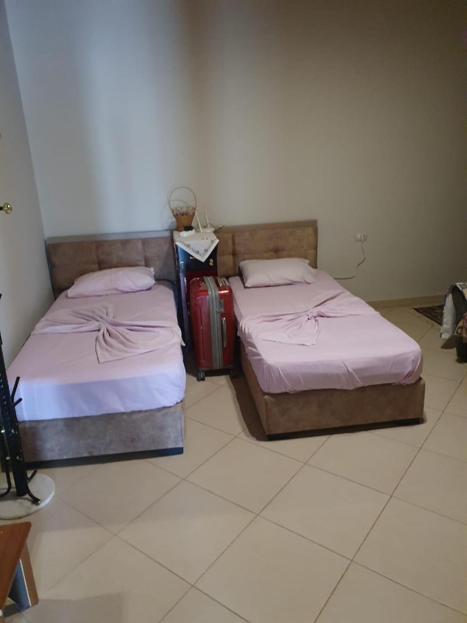 Mona'S Hostel ซารานเดอ ภายนอก รูปภาพ