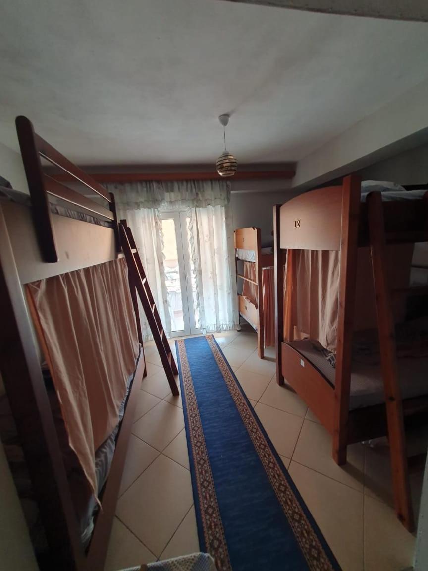 Mona'S Hostel ซารานเดอ ภายนอก รูปภาพ